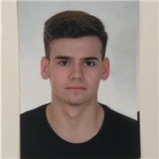 Estudiante universitario de Lengua y Literatura, pero puedo desempeñarme en el resto de asignaturas, con muchas ganas de enseñar y dar apoyo a quien lo necesite